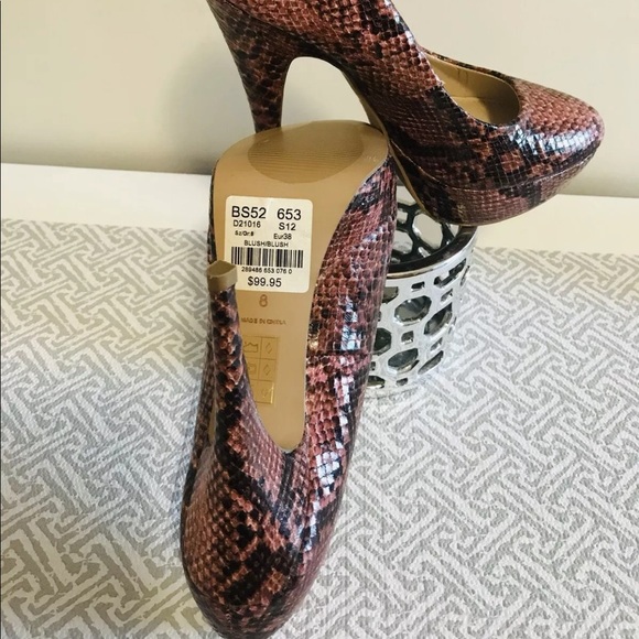 Le CHÂTEAU Snake Print Pumps - Picture 2 of 4